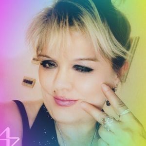 Meet your Posher, Elena